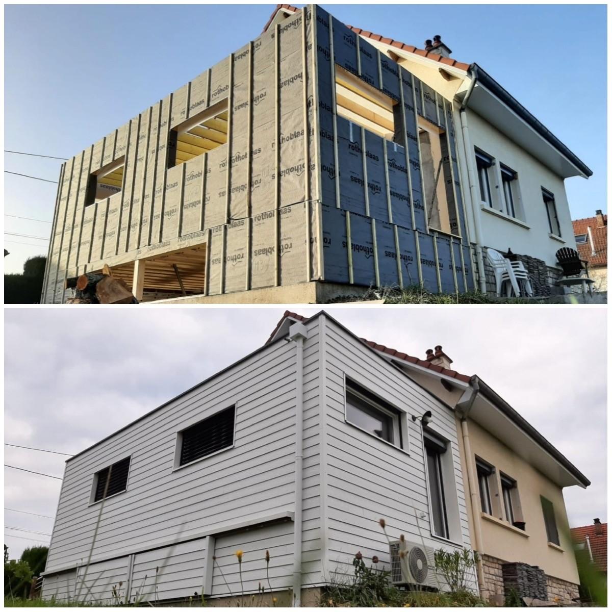 Vue d'une extension en ossature bois en cours de construction (haut) puis achevée (bas), avec bardage blanc Cedral, fenêtres PVC, et intégration à la maison existante.